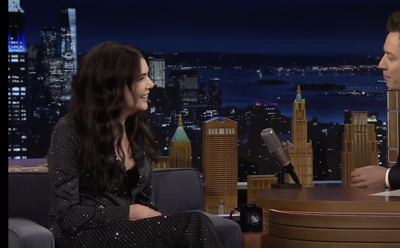 Lauren Graham Will Always Say Yes to Gilmore Girls, Talks The Z-Suite and Scaring a Hot Dog Vendor